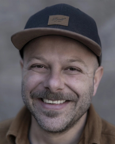 Porträit von Dominik Mayer Video Foto Grafik 3D Köln